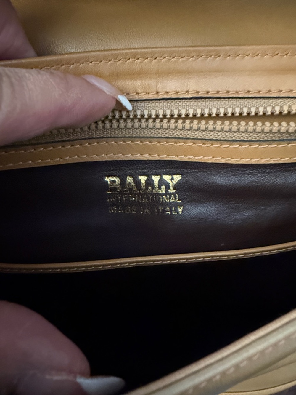 Bally Mustard & Cream Leather Crossbody Bag authentic - Picture 6 of 9